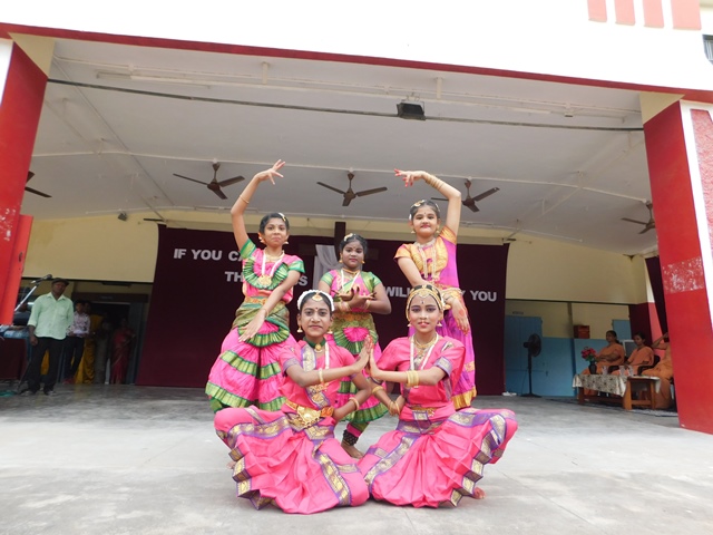 Holy Cross Feast_Students